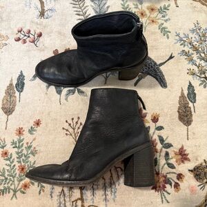 Marsell Italian leather ankle boots 39 black block heel avant garde luxe zip